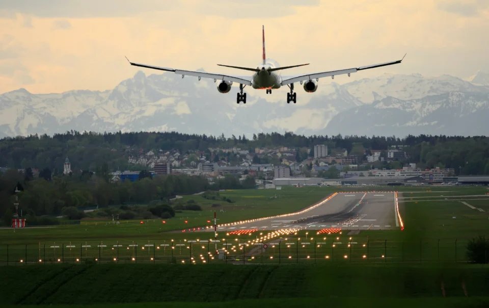 London Heathrow Airport(LHR)